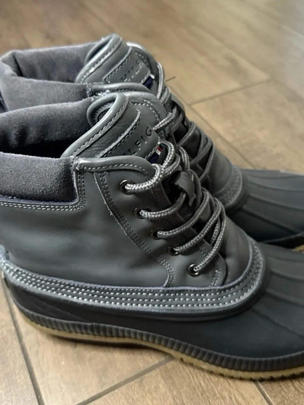 Tommy Hilfiger TM-Casey Duck Rain Boot Rubber Gray Upper Leather Men’s Sz 9